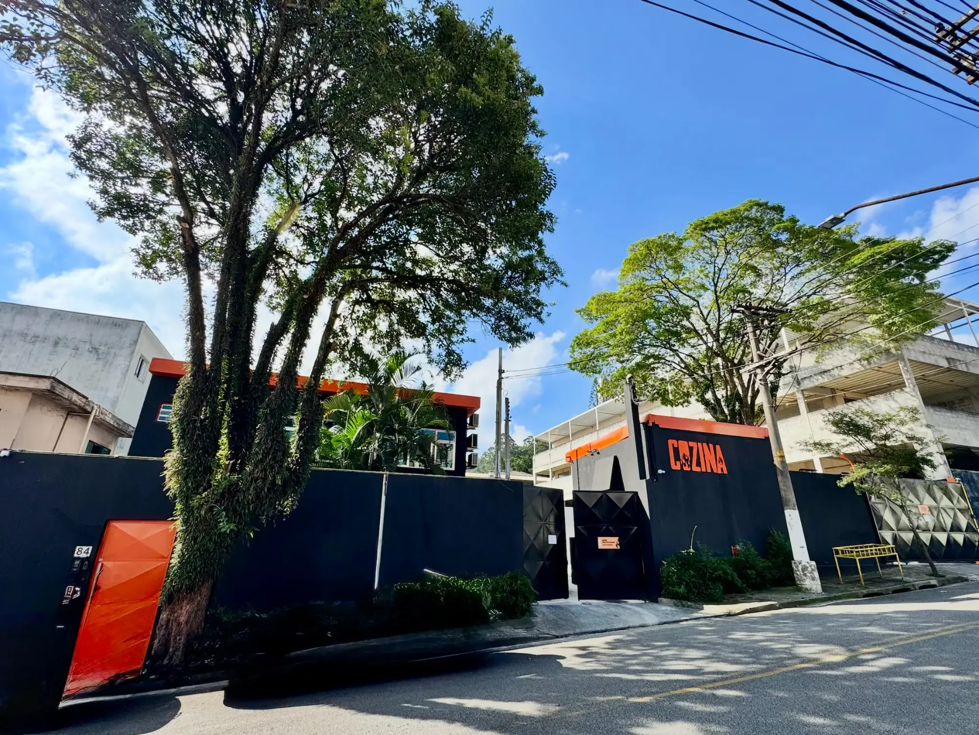 Fachada da Cozina Foods na Rua Haydée, 84, em São Bernardo do Campo
